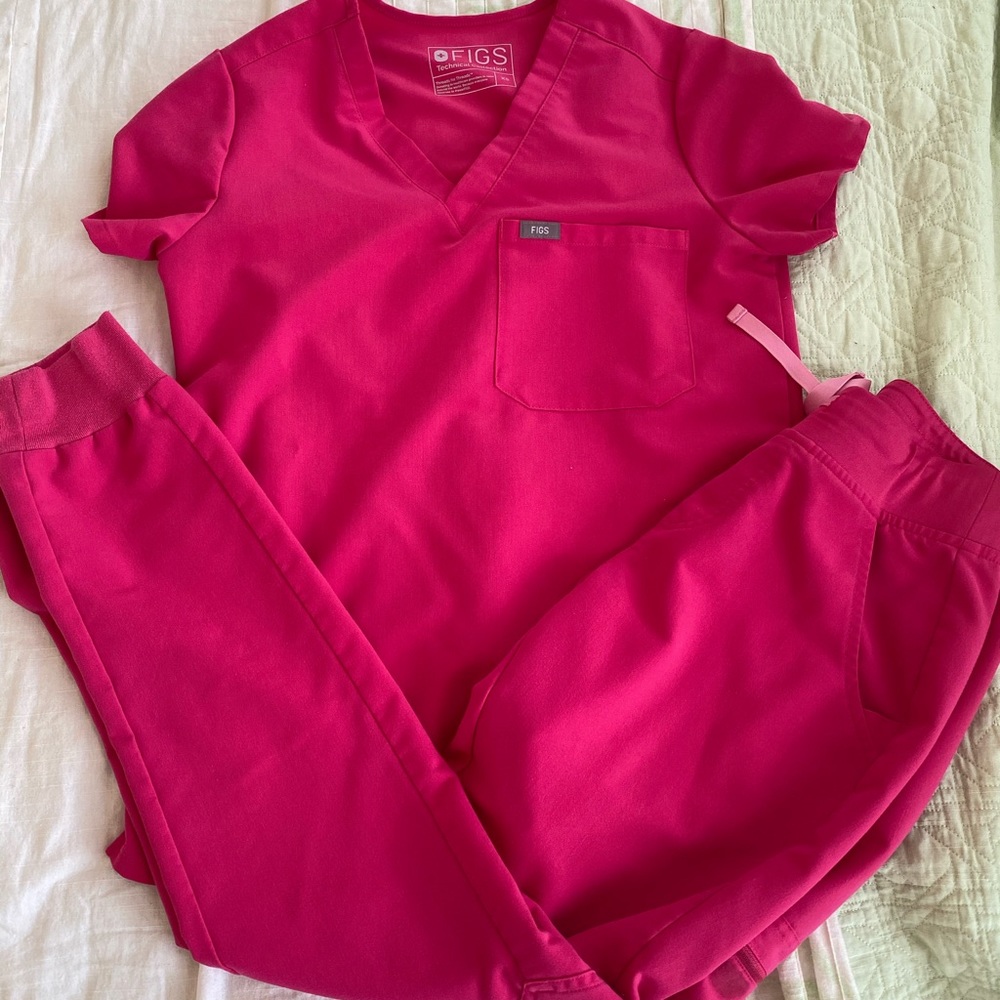 Hot Pink Figs Set XS FOR TRADE